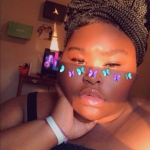 Meet your Posher, Jamesha